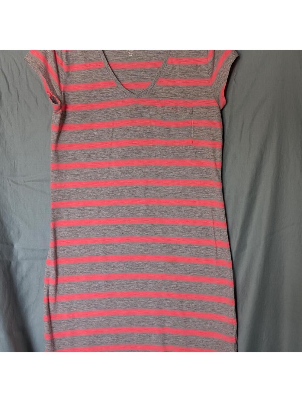 Gap Women's Pink and Grey Blous